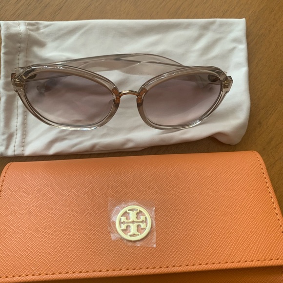 Tory Burch Accessories - Tory burch sunglasses